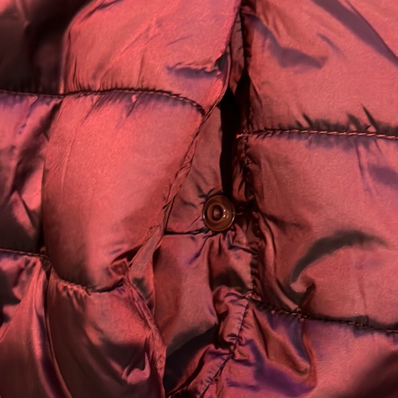 LADIES GOODFELLOW & CO PUFFER JACKET RED VELVET IRIDESCENT SZ MED NWT - Picture 4 of 5